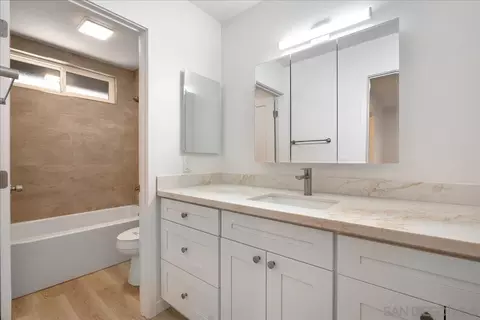 Bath - 955 Postal Way #29, Vista, CA 92083 photo 2 of 3