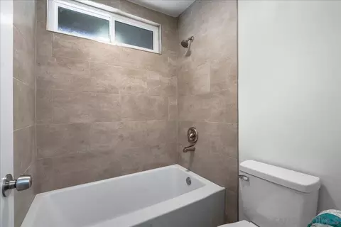 Bath - 955 Postal Way #29, Vista, CA 92083 photo 3 of 3