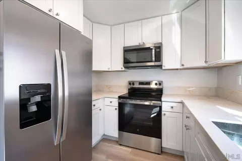 Kitchen - 955 Postal Way #29, Vista, CA 92083 photo 3 of 4