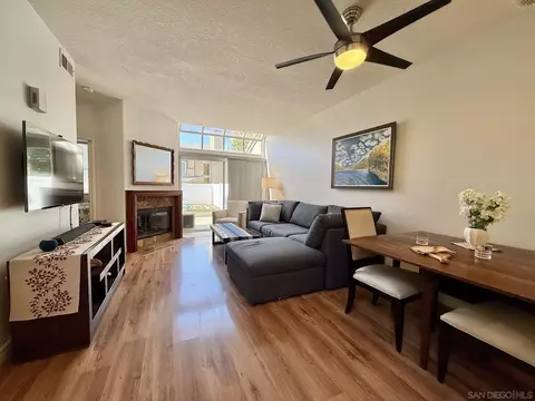 992 S Country Glen Way, Anaheim, CA 92808