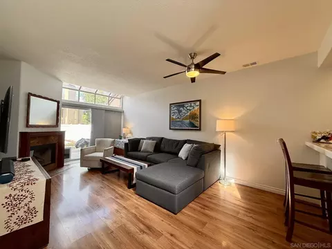 992 S Country Glen Way, Anaheim, CA 92808