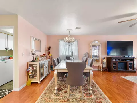 Dining - 1506 Oak Dr #34, Vista, CA 92084 photo 1 of 2
