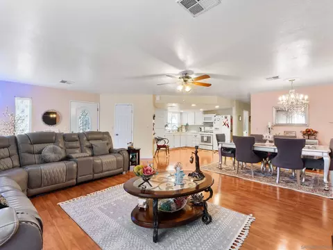 Living - 1506 Oak Dr #34, Vista, CA 92084 photo 3 of 3