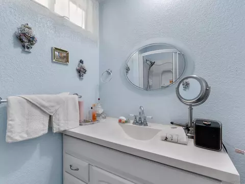 Bath - 1506 Oak Dr #34, Vista, CA 92084 photo 3 of 3