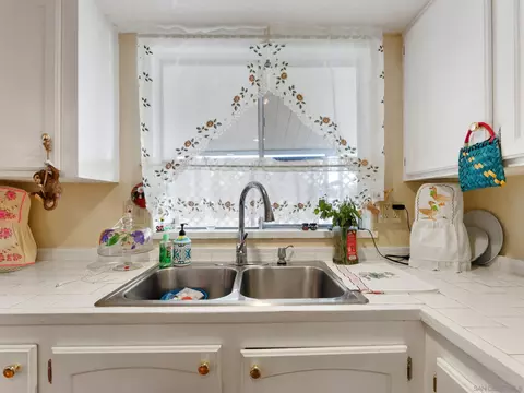 Kitchen - 1506 Oak Dr #34, Vista, CA 92084 photo 3 of 3
