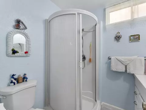 Bath - 1506 Oak Dr #34, Vista, CA 92084 photo 2 of 3