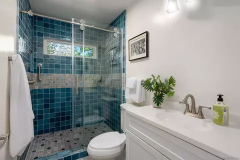 Bath - 14026 Donart Dr, Poway, CA 92064 photo 3 of 3