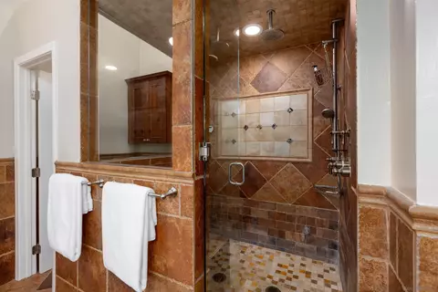 Bath - 14026 Donart Dr, Poway, CA 92064 photo 1 of 3