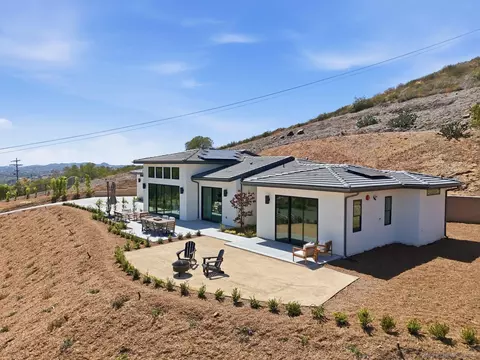 Exterior - 3916 Citrus, Fallbrook, CA 92028 photo 9 of 15