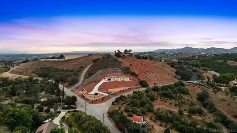 View/Area - 3916 Citrus, Fallbrook, CA 92028 photo 8 of 10