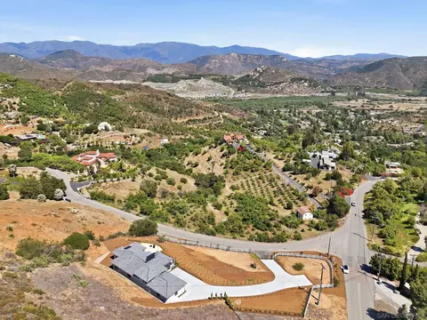 View/Area - 3916 Citrus, Fallbrook, CA 92028 photo 2 of 10