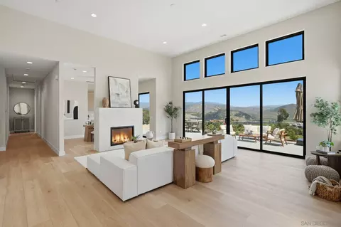 Living - 3916 Citrus, Fallbrook, CA 92028 photo 2 of 6
