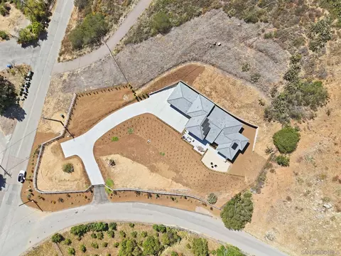 View/Area - 3916 Citrus, Fallbrook, CA 92028 photo 1 of 10
