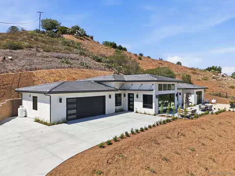 Exterior - 3916 Citrus, Fallbrook, CA 92028 photo 7 of 15