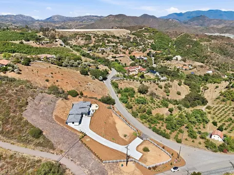View/Area - 3916 Citrus, Fallbrook, CA 92028 photo 3 of 10