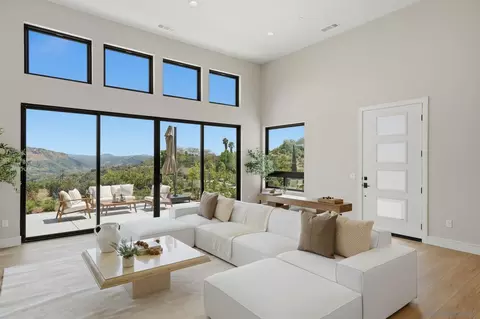 Living - 3916 Citrus, Fallbrook, CA 92028 photo 4 of 6