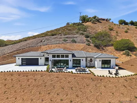 Exterior - 3916 Citrus, Fallbrook, CA 92028 photo 2 of 15