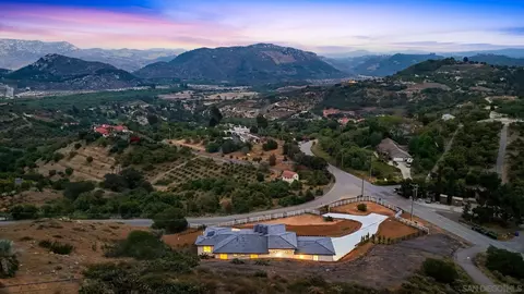 View/Area - 3916 Citrus, Fallbrook, CA 92028 photo 9 of 10