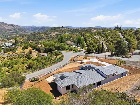 View/Area - 3916 Citrus, Fallbrook, CA 92028 photo 6 of 10