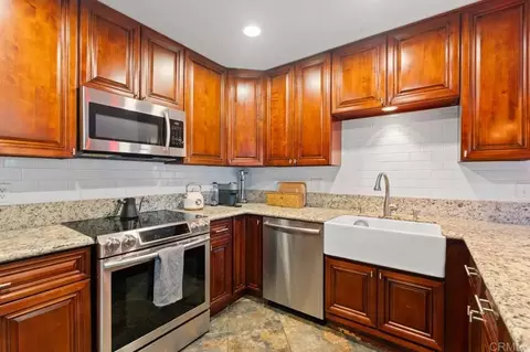 6960 Caminito Curva, San Diego, CA 92119