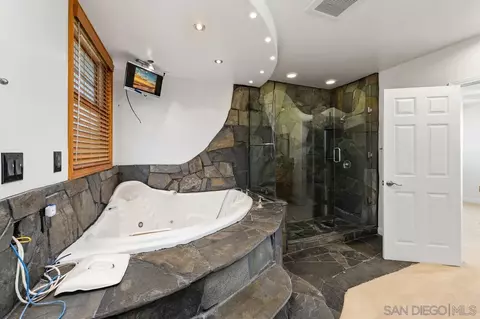 Bath - 1922 Suncrest Blvd, El Cajon, CA 92021 photo 6 of 6