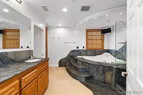 Bath - 1922 Suncrest Blvd, El Cajon, CA 92021 photo 3 of 6