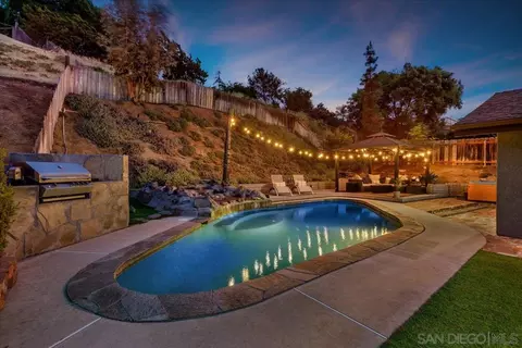 Exterior - 8677 Via Del Luz, El Cajon, CA 92021 photo 17 of 21