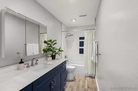 Bath - 8677 Via Del Luz, El Cajon, CA 92021 photo 3 of 3