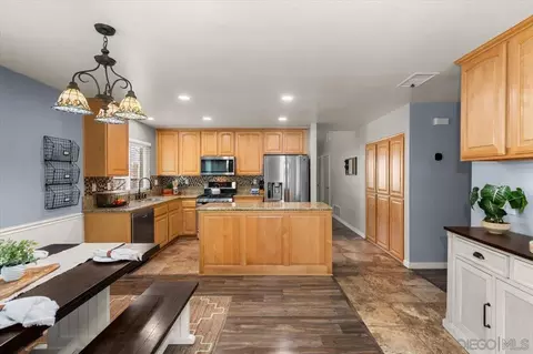Kitchen - 8677 Via Del Luz, El Cajon, CA 92021 photo 6 of 6