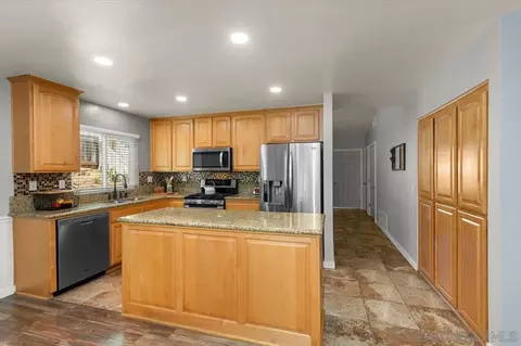Kitchen - 8677 Via Del Luz, El Cajon, CA 92021 photo 2 of 6