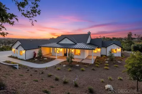 575 Twin Country Ln, Fallbrook, CA 92028