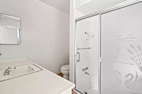 Bath - 5877 Soledad Mountain Rd, La Jolla, CA 92037 photo 2 of 2