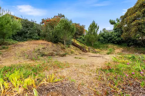 Exterior - 5877 Soledad Mountain Rd, La Jolla, CA 92037 photo 4 of 8