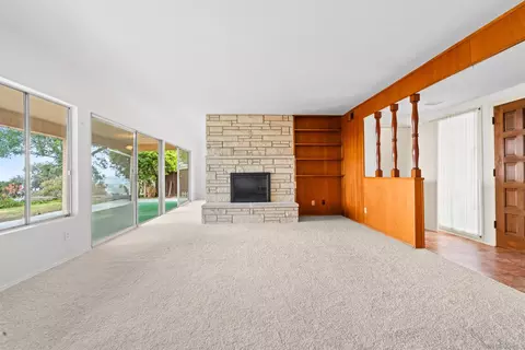 Living - 5877 Soledad Mountain Rd, La Jolla, CA 92037 photo 6 of 8