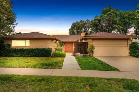 Exterior - 5877 Soledad Mountain Rd, La Jolla, CA 92037 photo 1 of 8