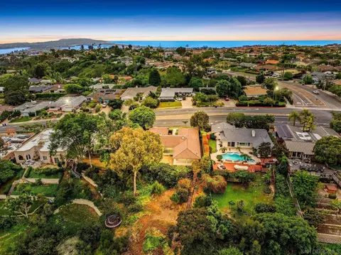 View/Area - 5877 Soledad Mountain Rd, La Jolla, CA 92037 photo 10 of 10