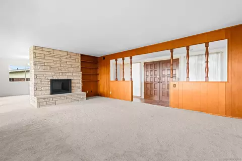 Living - 5877 Soledad Mountain Rd, La Jolla, CA 92037 photo 2 of 8