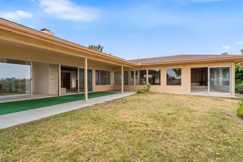 Exterior - 5877 Soledad Mountain Rd, La Jolla, CA 92037 photo 7 of 8