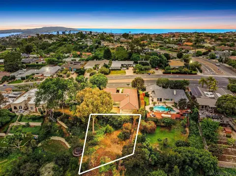 View/Area - 5877 Soledad Mountain Rd, La Jolla, CA 92037 photo 5 of 10
