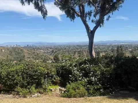 Exterior - 5877 Soledad Mountain Rd, La Jolla, CA 92037 photo 3 of 8
