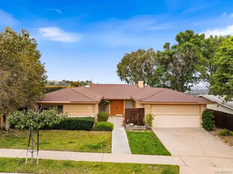 Exterior - 5877 Soledad Mountain Rd, La Jolla, CA 92037 photo 5 of 8