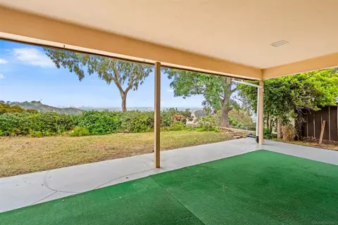 Exterior - 5877 Soledad Mountain Rd, La Jolla, CA 92037 photo 6 of 8