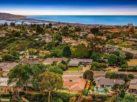 View/Area - 5877 Soledad Mountain Rd, La Jolla, CA 92037 photo 9 of 10