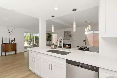 Kitchen - 1005 Oneonta Ave, Imperial Beach, CA 91932 photo 5 of 6