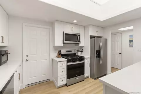 Kitchen - 1005 Oneonta Ave, Imperial Beach, CA 91932 photo 6 of 6