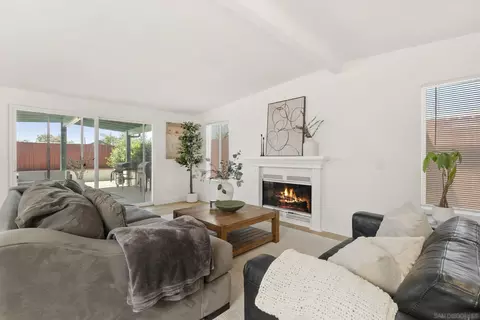 Living - 1005 Oneonta Ave, Imperial Beach, CA 91932 photo 3 of 3