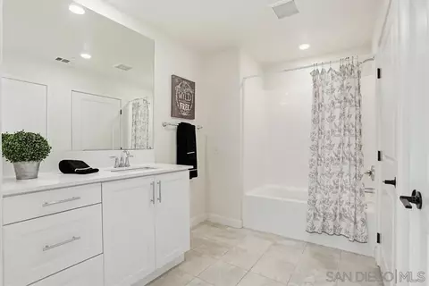 Bath - 4373 Pacifica #6, Oceanside, CA 92056 photo 5 of 5