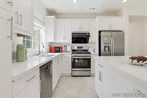 Kitchen - 4373 Pacifica #6, Oceanside, CA 92056 photo 3 of 4