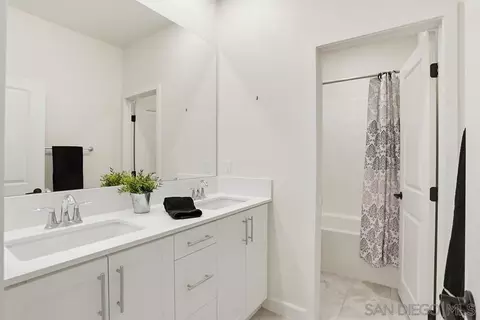Bath - 4373 Pacifica #6, Oceanside, CA 92056 photo 3 of 5