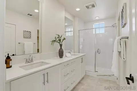 Bath - 4373 Pacifica #6, Oceanside, CA 92056 photo 2 of 5